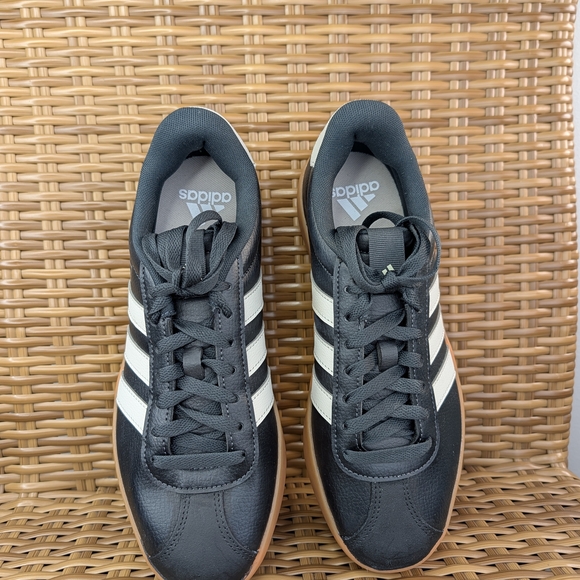 Adidas Black and White Skate Sneakers Shoes Gum Sole Size 8 - Picture 7 of 16